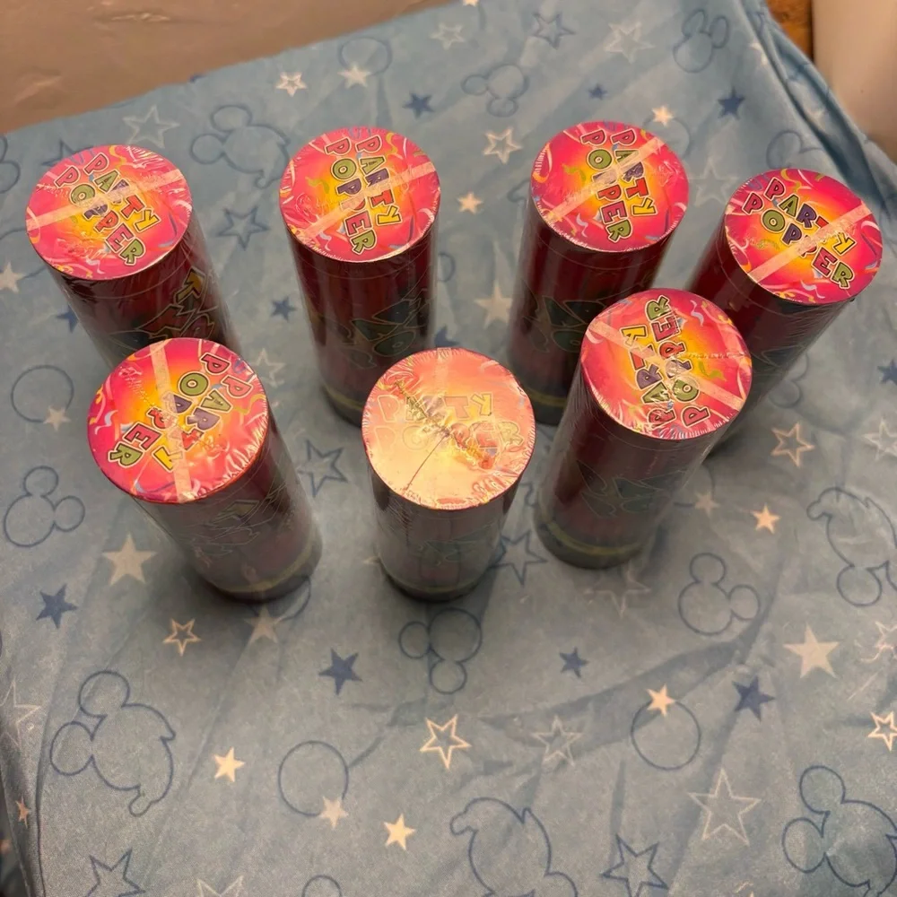 NWT Set of 7 Party Popper’s Confetti Cannons